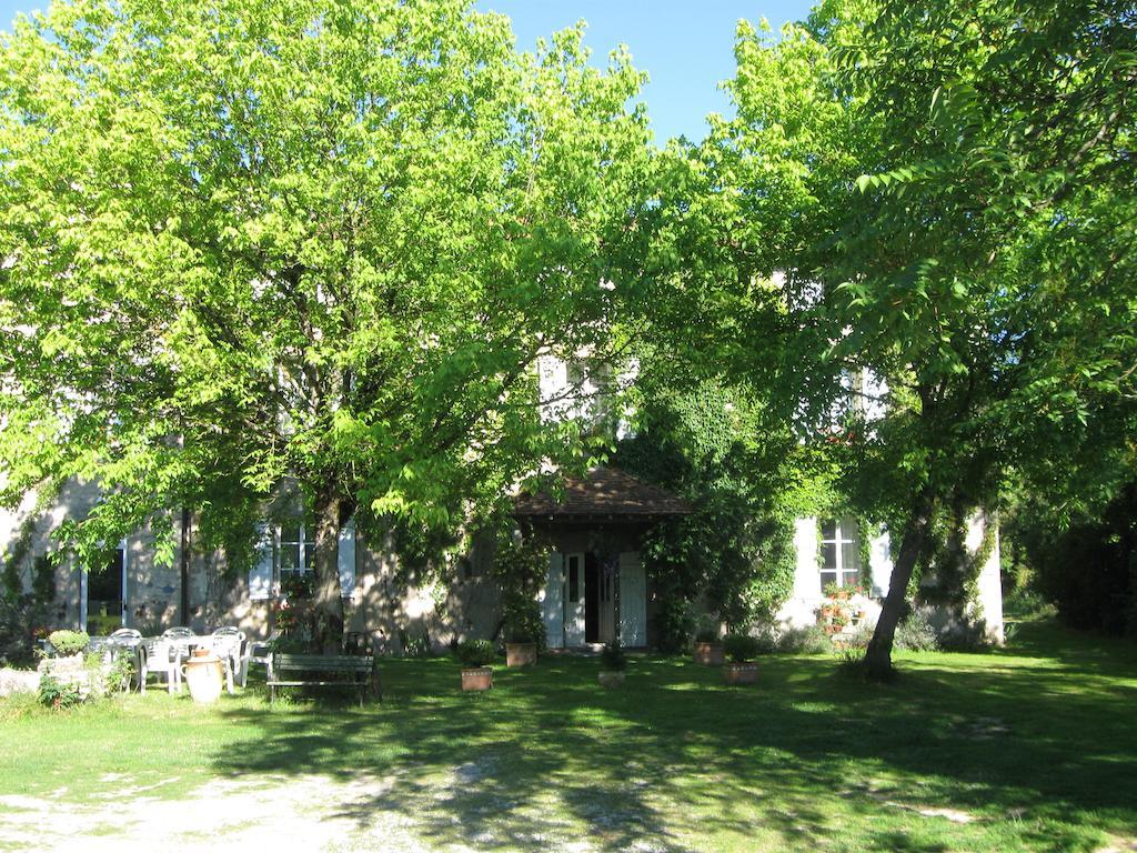 לינה וארוחת בוקר Berneuil  Le Domaine De Panissac מראה חיצוני תמונה