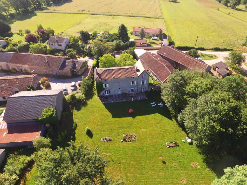 לינה וארוחת בוקר Berneuil  Le Domaine De Panissac מראה חיצוני תמונה